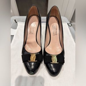 Authentic Pre-Owned  Ferragamo Vara Bow pump shoe
